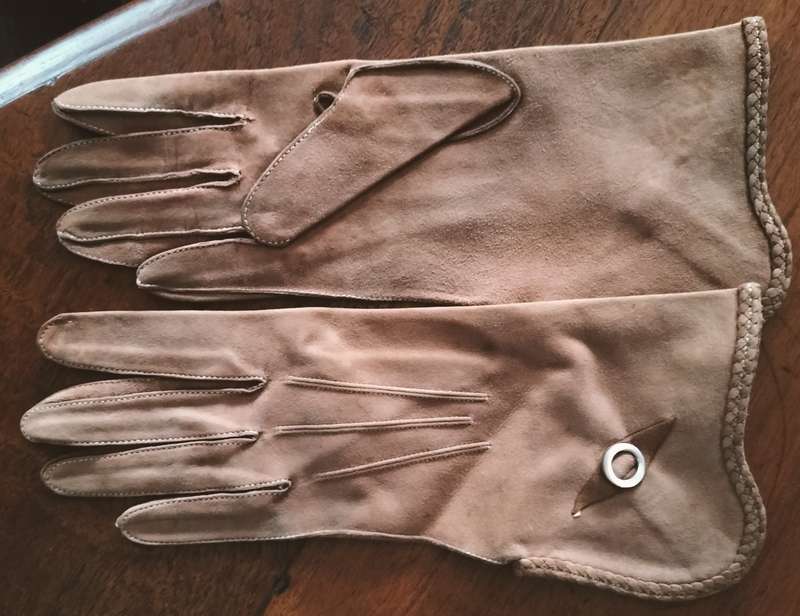 Elegant Vintage gloves - size unknown