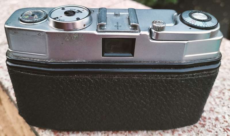 Vintage Dacora Super Dignette 35mm SLR camera (with issues)