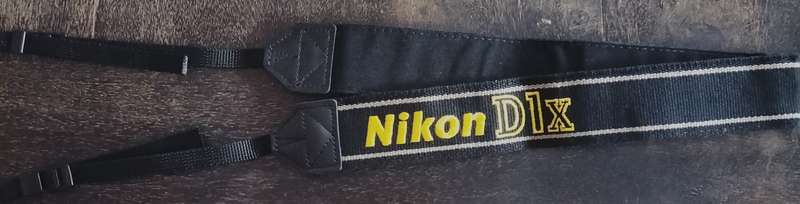 Vintage unused Nikon D1X camera strap (MC35)
