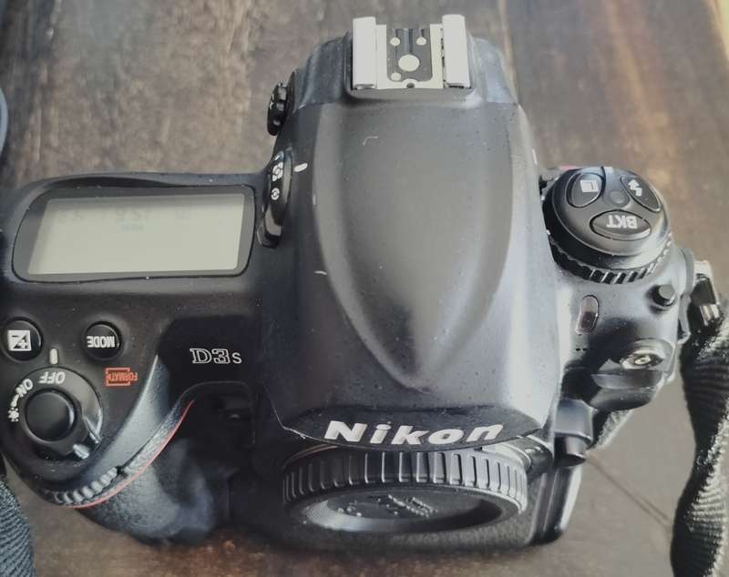 Nikon D3S Camera body - boxed (MD1)