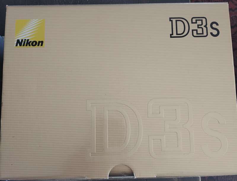 Nikon D3S Camera body - boxed (MD1)
