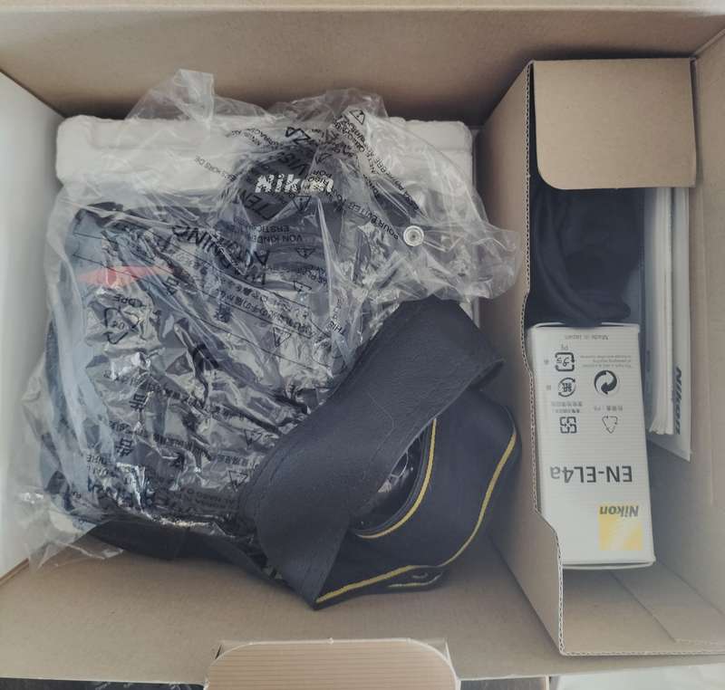 Nikon D3S Camera body - boxed (MD1)