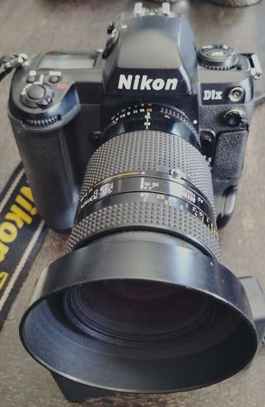 Nikon D1X Camera with 35-70mm lens (MD2)