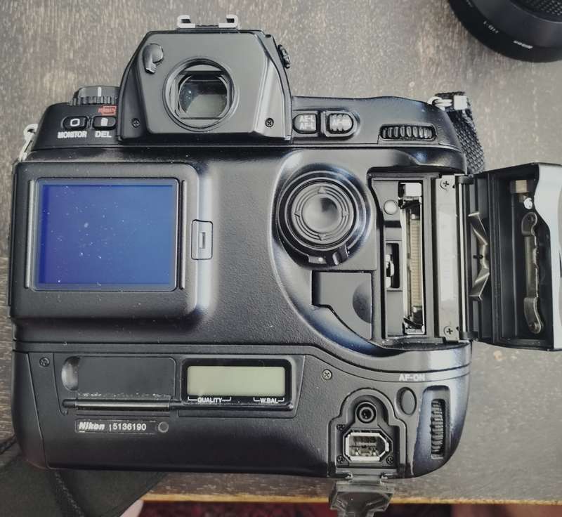 Nikon D1X Camera with 35-70mm lens (MD2)