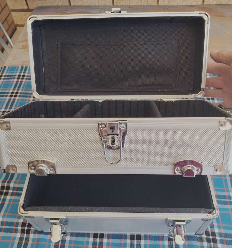 Neat little double layer aluminium camera case (MD38)