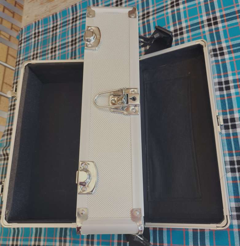 Neat little double layer aluminium camera case (MD38)