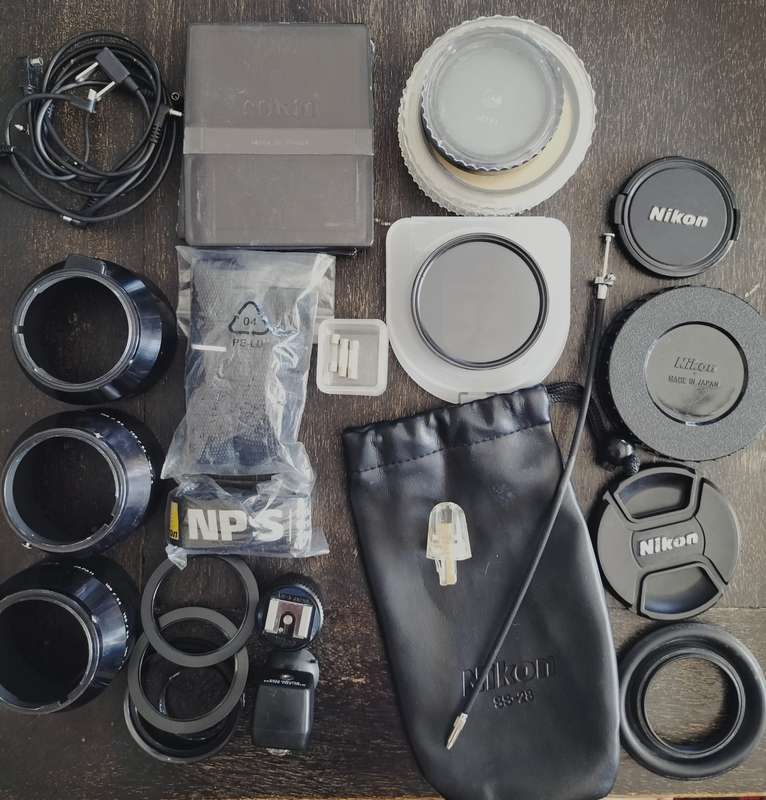 Variety of photographic odds and ends - mainly Nikon(MD38)