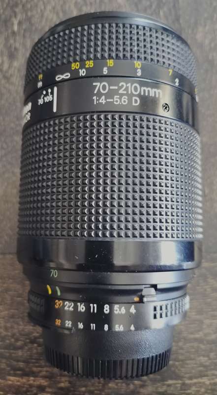 Nikon lens - Nikkor 70-210mm 1:4-5.6 D (MD10)