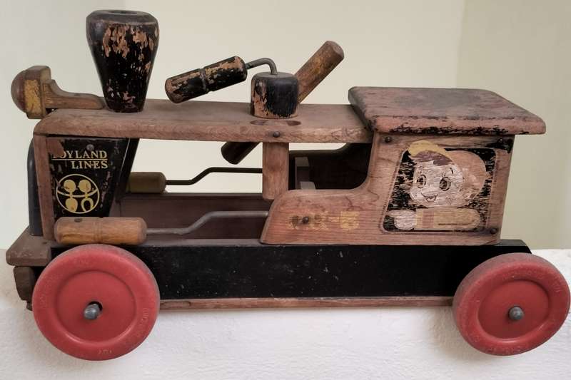 Vintage wooden toy locomotive by Toyland Lines (52cm in length)