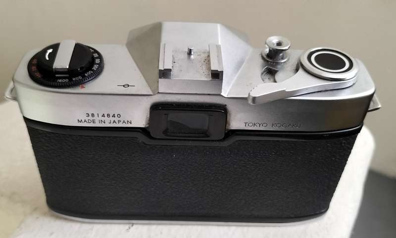 Vintage 35mm Japanese SLR (Tokyo Kogaku - Topcon)