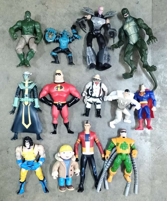 Vintage toy - Mix of figurines (x 13)