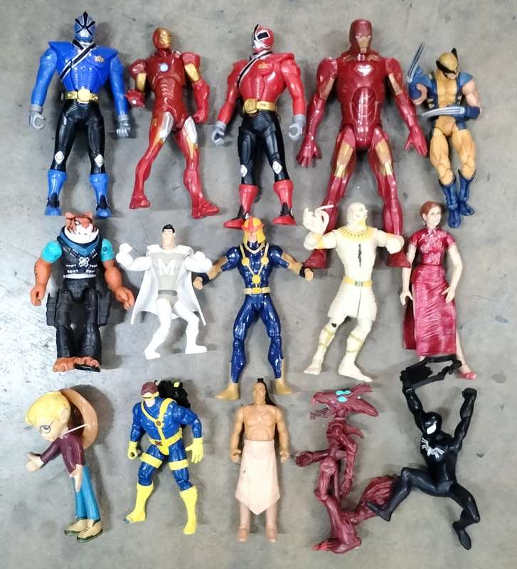 Vintage toy - Mix of figurines (x15)