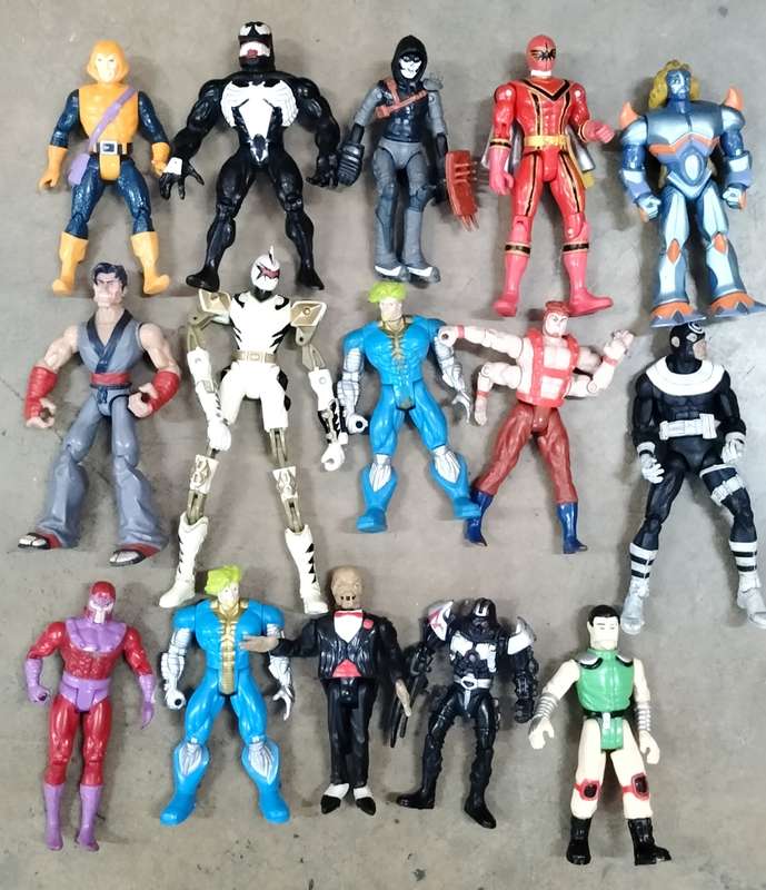 Vintage toy - Mix of figurines (x15)