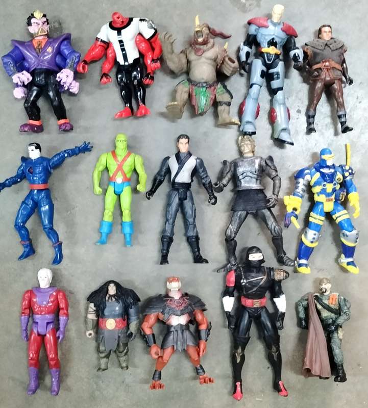 Vintage toy - Mix of figurines (x15)