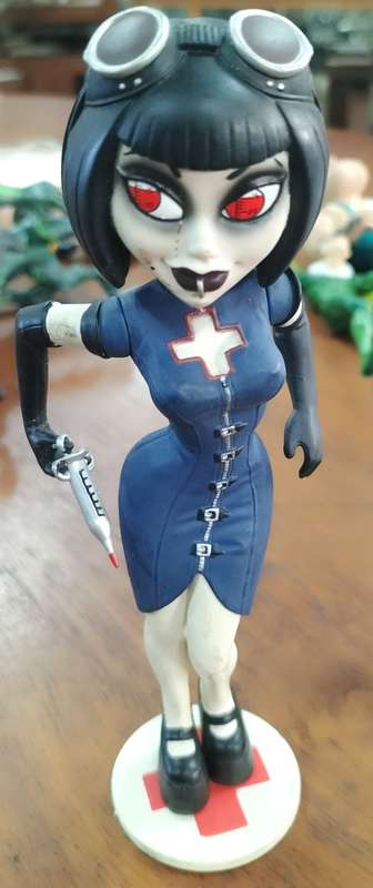 Vintage toy - Bleeding Edge figurine