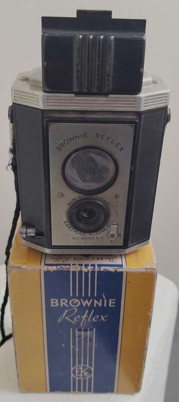 Boxed Brownie Reflex camera (circa 1940)