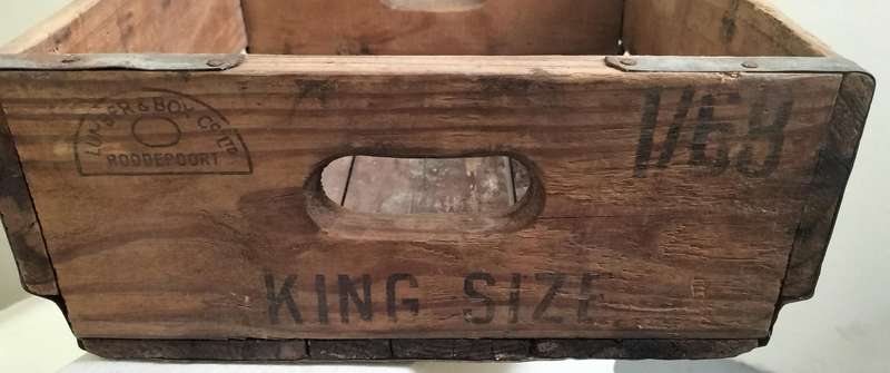Vintage wooden bottle crate - Drakensberg bottlers - Bethlehem LPm