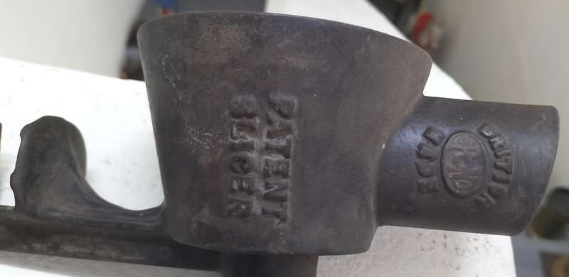 Vintage Spong bean/vegetable slicer