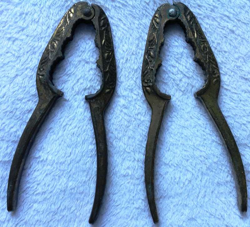 Pair of antique French Brass Nutcrackers with engraved leaf decor - early 20th century
