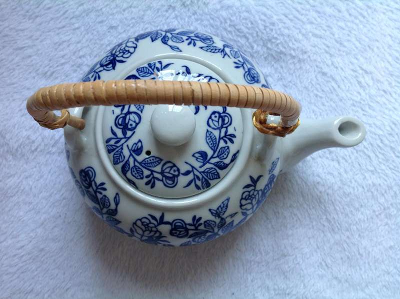 Blue and White Oriental teapot with Bamboo handle