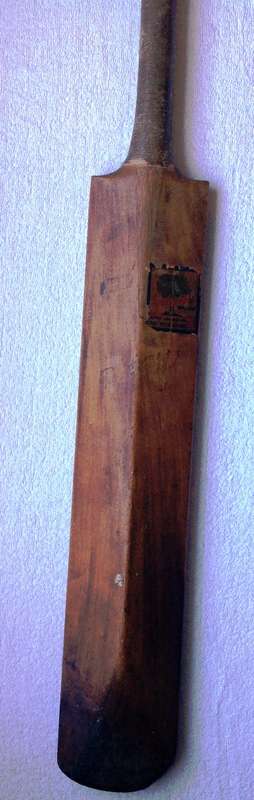 Vintage Cricket Bat - Hand Hammered Wonder Super Selected - Warranted Willow Treble Spring Number 6
