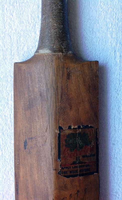 Vintage Cricket Bat - Hand Hammered Wonder Super Selected - Warranted Willow Treble Spring Number 6