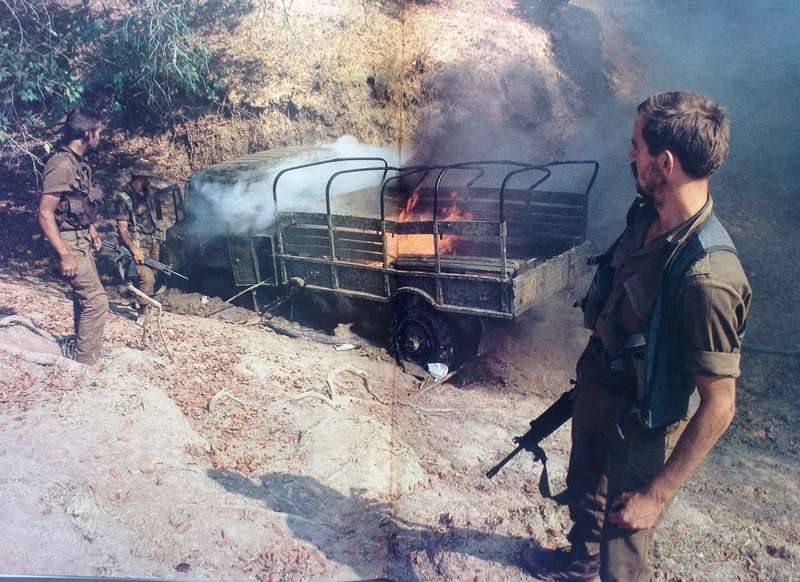 De Luxe Versamelaarsuitgawe Suid-Afrika se Grens Oorlog 1966 - 1989 - Willem Steenkamp - Geteken