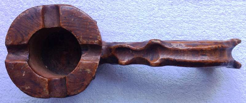 Vintage carved wooden pipe ashtray