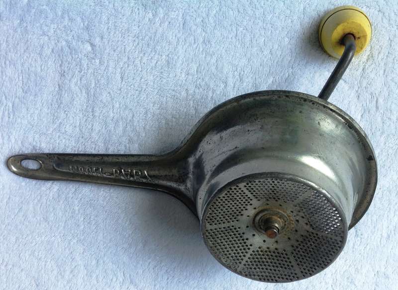 Vintage Retro Mouli-Baby Moulinex Mill / Grinder / Grater - Made in France