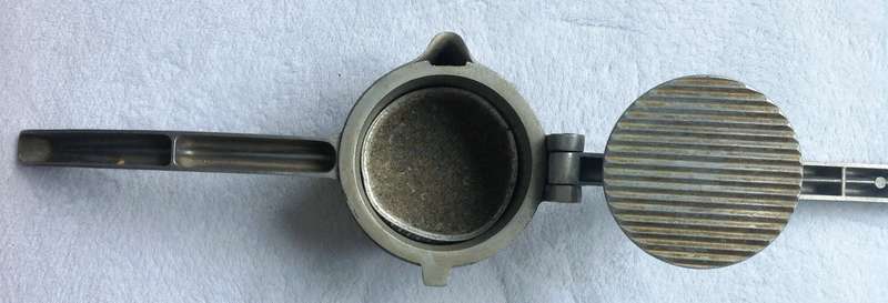 Vintage Aluminium Bebe-Presse masher, juicer, ricer, fruit press   Made in Switzerland