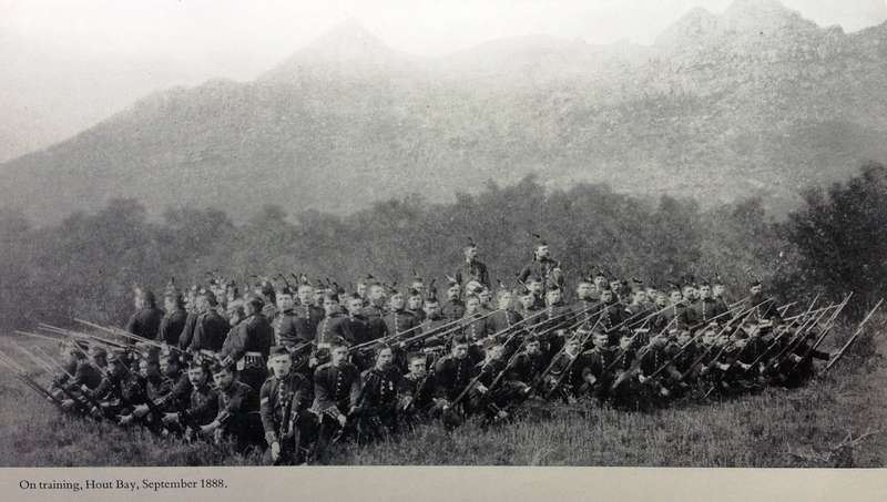 The Cape Town Highlanders 1885 - 1970 - Neil Orpen - Hardcover
