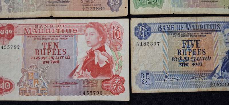 QUEEN ELIZABETH 11 BANK OF MAURIUS  5, 10. 25, 50 RUPEE SET CIRCULATED