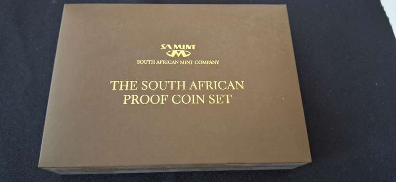 2010 SOUTH AFRICA PROOF COIN SET IN ORIGINAL MINT BOX