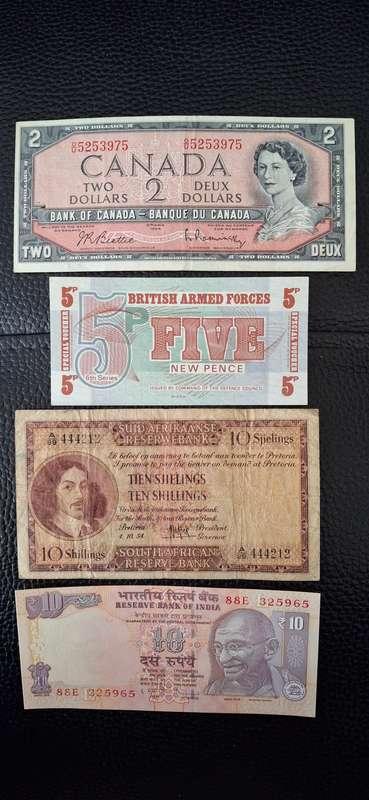 Set of 11  RSA and other WORLD Banknotes Circulated with QE 2nd  Canada $2