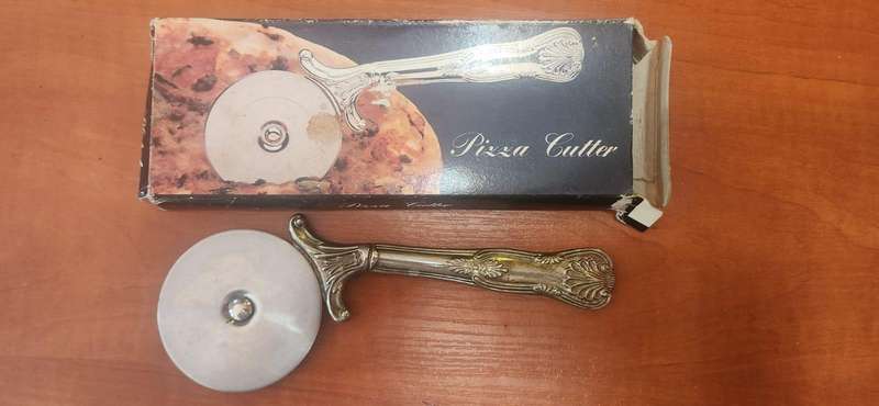 Vintage Pizza cutter with box