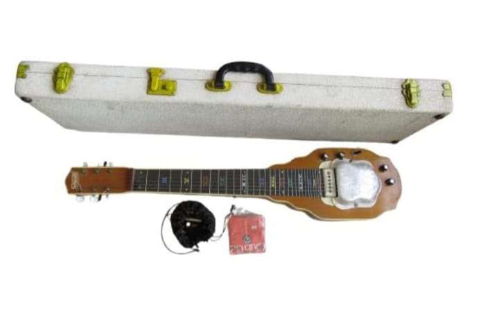 Lap steel guitar