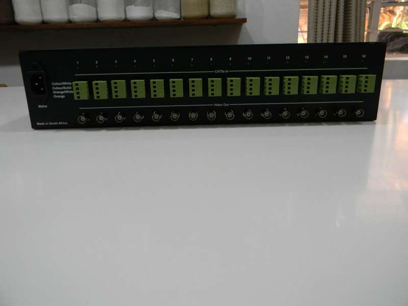 RS485 Distributor 1 Input 16 Output in 1U Rack Mounting Panel RS016