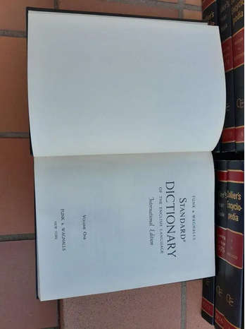 Collier's Encyclopedia.Full set of 24bookcase