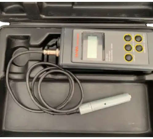 Hanna waterproof conductivity meter model hi 9033