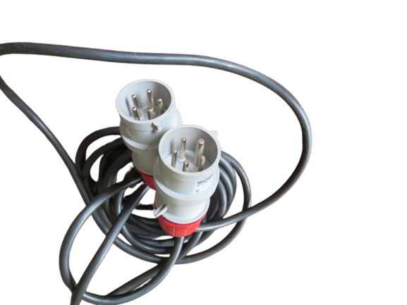 A 3- phases 5 - pin extension cable 8meters