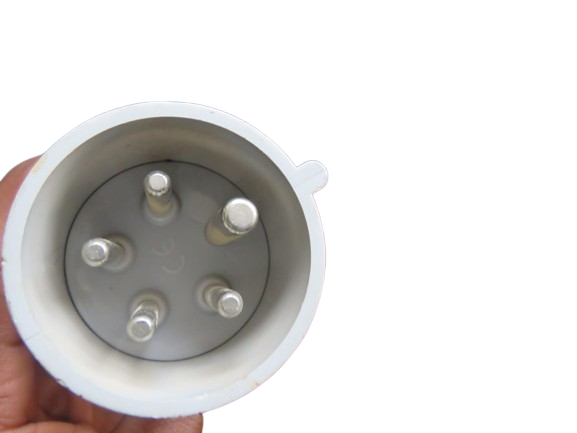 A 3- phases 5 - pin extension cable 8meters
