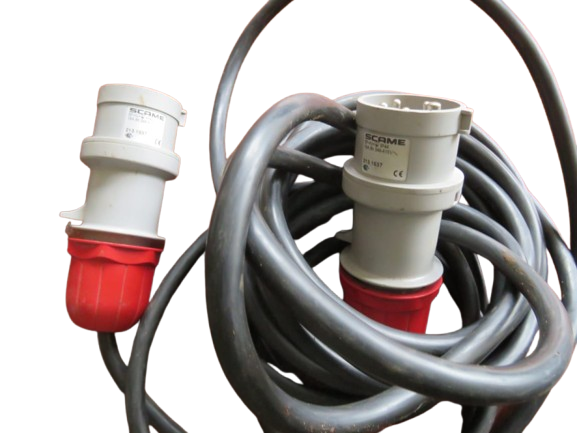 A 3- phases 5 - pin extension cable 8meters