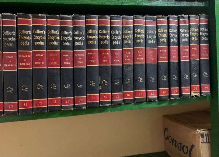 Collier's Encyclopedia.Full set of 24bookcase
