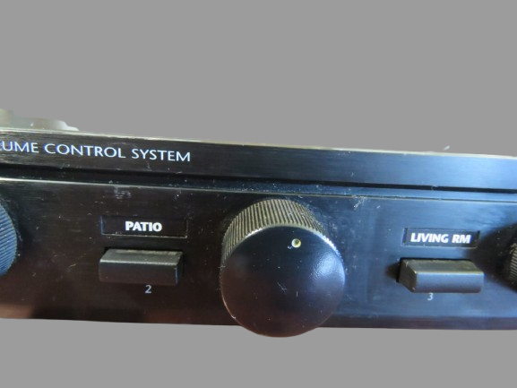 Niles SSVC-6 - 100W Six-Pair Speaker Selector with Volume Controls