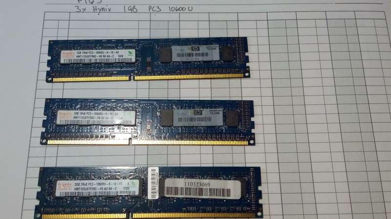 3 x Hynix 1GB PC3 10600 U DIMM