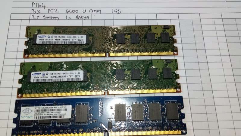 3 x PC2 6400 U DIMM 1GB (2 Samsung, 1 Nanya)