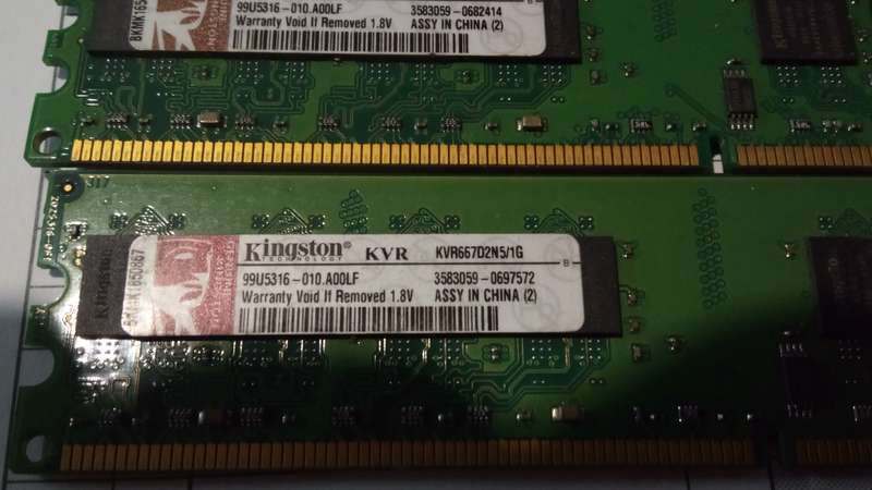 4 x Kingston KVR667 D2N5 1GB DIMM
