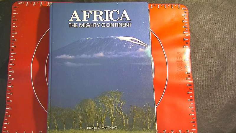 book Africa the mighty continentRubert o matthews