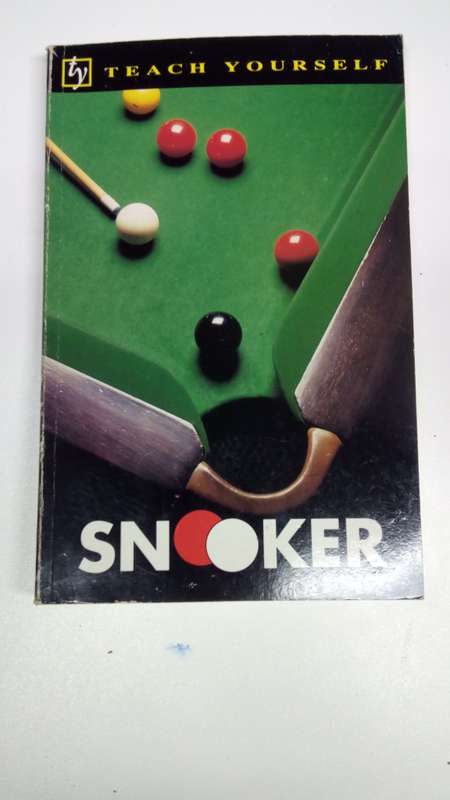Set Pool balls, triangle and snooker book