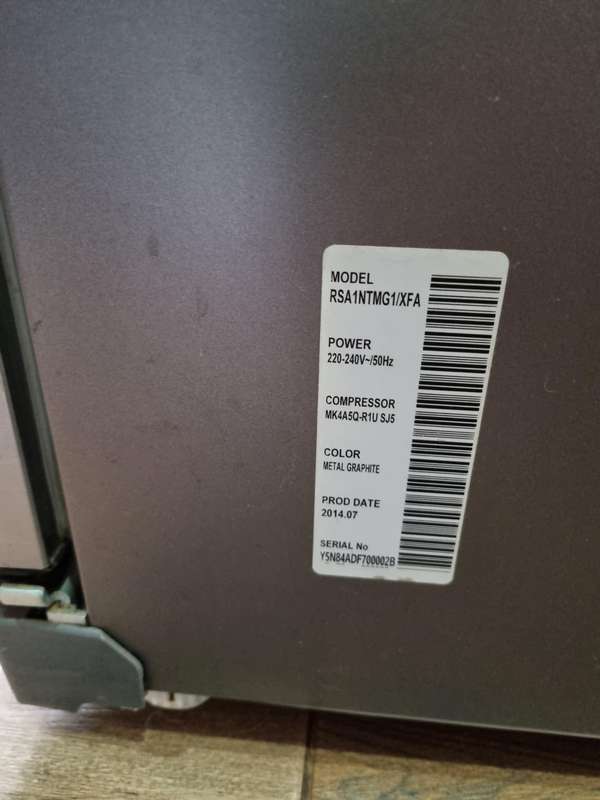 SAMSUNG side-by-side 550l fridge freezer Model RSA1NTMG